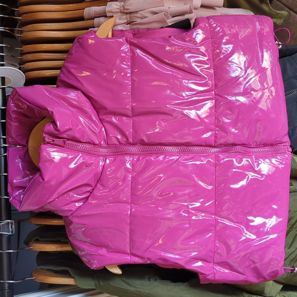 NWT Patton Puffer Cropped Vest